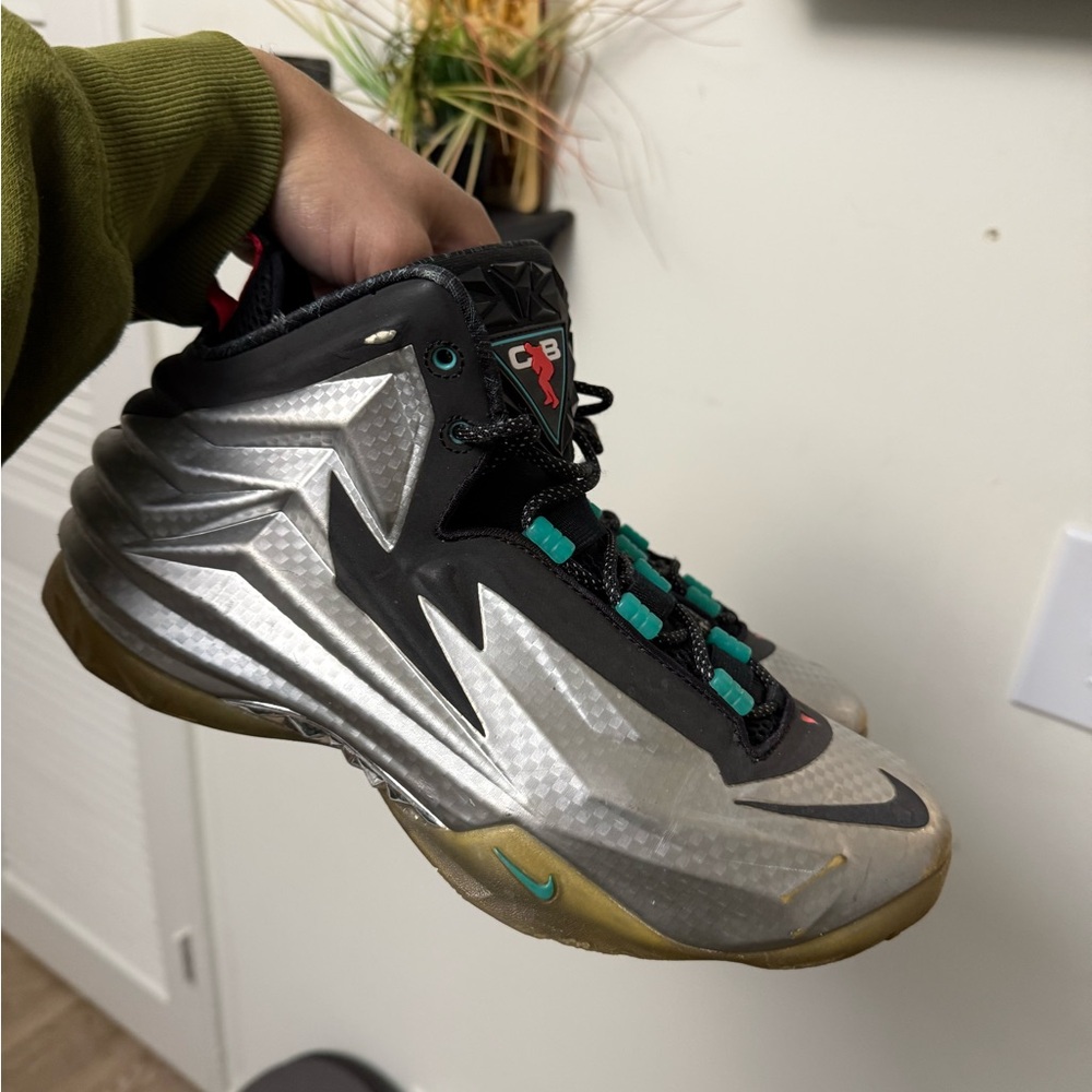 Nike CB Chuck Posite Metallic Silver 684758-001 Size 10 Used